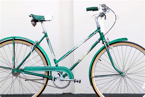 Schwinn World Traveler Vintage Cruiser from the 1950s 3-speed green ...