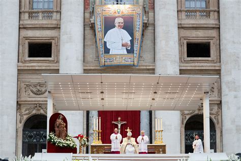 Pope Francis beatifies 'smiling' John Paul I | Inquirer News