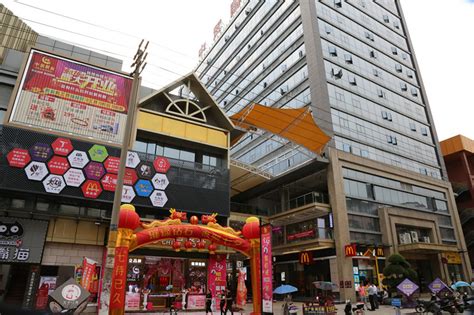 一站式吃喝玩乐！松江这家新商场正式开业啦，最全攻略在这里_腾讯新闻