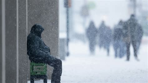 Homeless People 的图像结果