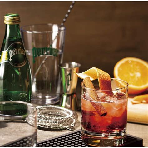 Drinks & Beverages :: PERRIER WATER GLASS BOTTLE 24 X 330ML - full carton