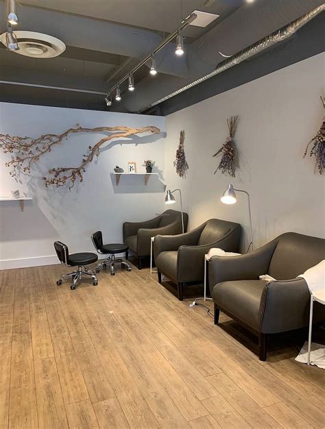 Lily & Roo Nail Salon - Vancouver British Columbia Spa - HappyCow