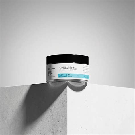 Buy Best Hyaluronic Acid Moisturizer for Oily Skin at Deconstruct