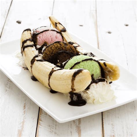 Banana Boat Ice Cream - Yummieliciouz