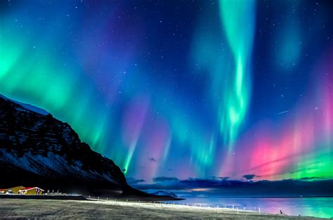 Iceland's Northern Lights Tour for Aurora Borealis Experience