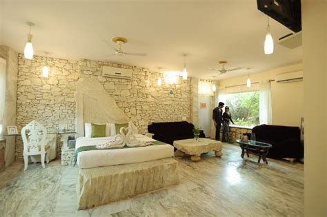 Couple-Friendly Luxury Resort in Jaipur | Romantic Escape