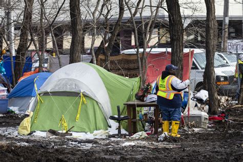 City Council member demands broader solution to homelessness in Chicago ...