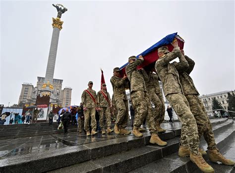 Russia's Neighbors Threaten Jail for Those Who Fight in Ukraine - Newsweek