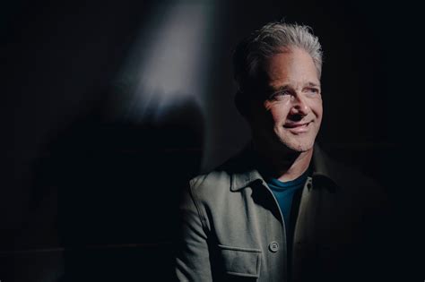 Christoff: ‘Ik zing op heel veel begrafenissen. Ik doe dat graag, omdat ...