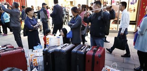 外籍华人回国福利：2月1日起可获5年多次签证 居留许可增至5年！ - 每日头条