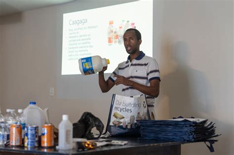 Champions help neighbors recycle in large apartment buildings