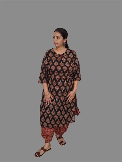 Ebony Elegance: Black and Red Buti Printed Kurta with Hem Cuffed Pant ...