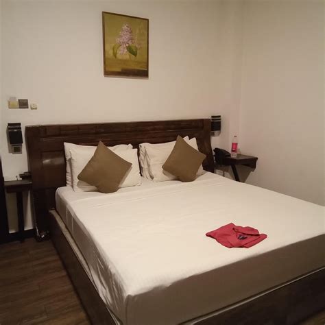 SASHA TRANSIT HOTEL (Seeduwa) - Hotel Reviews, Photos, Rate Comparison ...