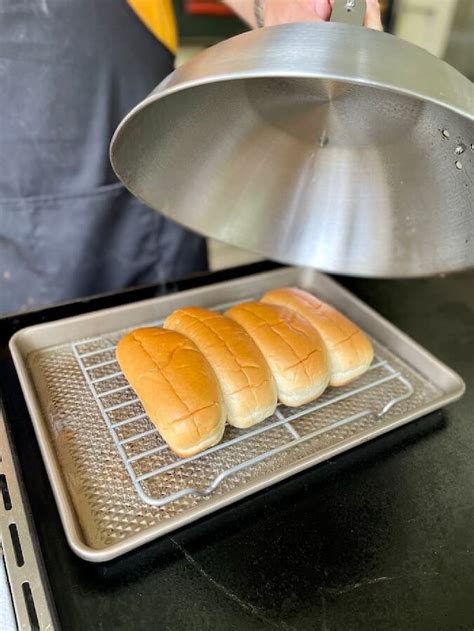 5 Easy Methods to Steam Hot Dog Buns in Your Kitchen - Eatgap.com