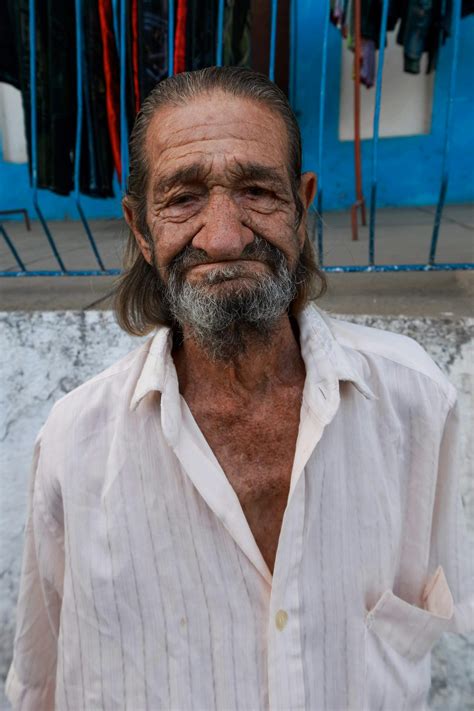 Man Face Front View 的图像结果