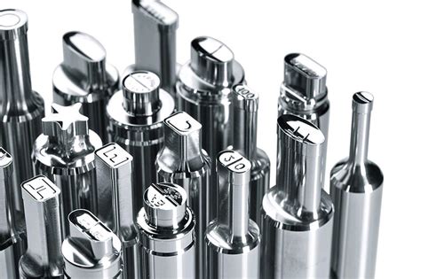 Wear inspection of tablet stamps | Micro-Epsilon