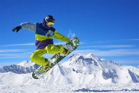 Snowboarding 的图像结果