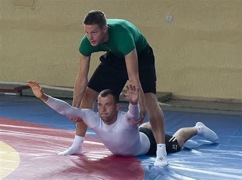 Partner Assisted Contortion 的图像结果