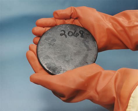 Uranium-235 - Wikipedia