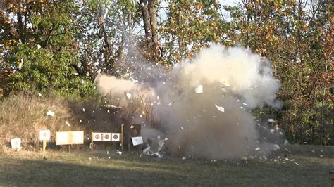 Tannerite Exploding 的图像结果