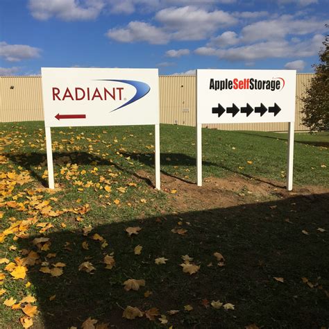 Commercial Outdoor Signage 的图像结果