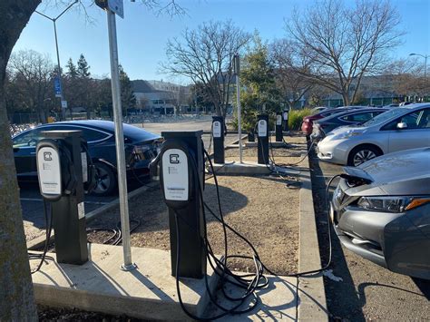 UC Davis - ARC/Parking Lot 25 | Davis, CA | EV Station