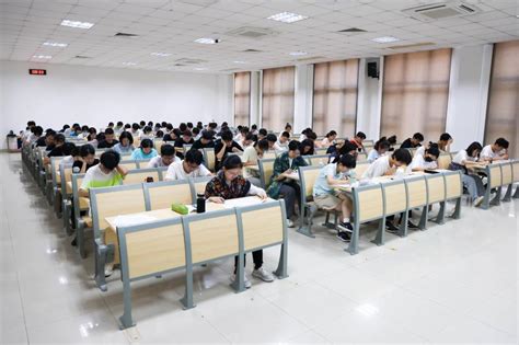 珠海校区开展2022−2023春季学期期末考试巡考工作-北京师范大学珠海校区