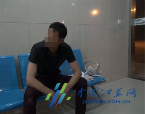 男子当老婆面打电话约小三 原配与小三互殴-新闻中心-南海网