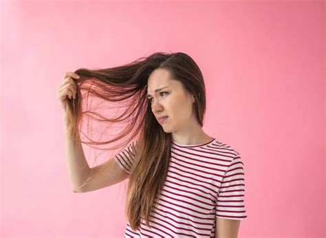 Best Clarifying Shampoo for Oily Scalp: Head & Shoulders IN