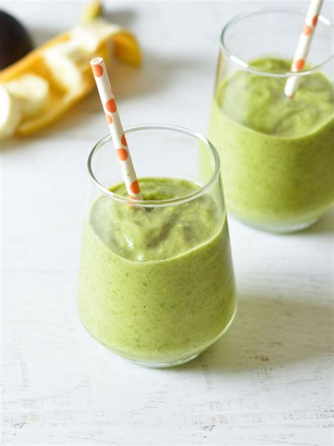 Bahama Mama Tropical Smoothie Copycat - Sip Sip Smoothie