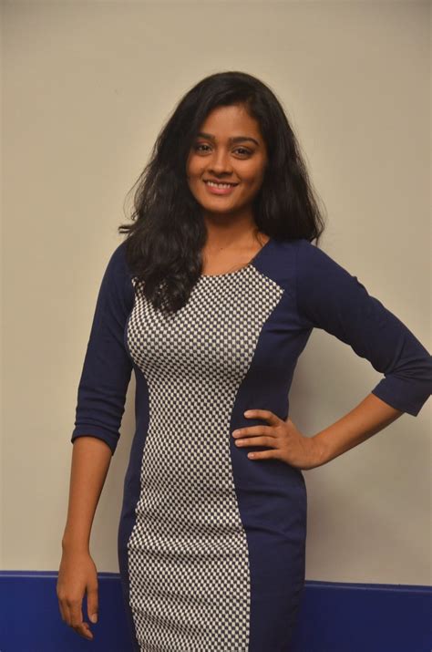 Gayathrie Wiki, Affairs, Today Omg News, Updates, Hd Images Phone Number
