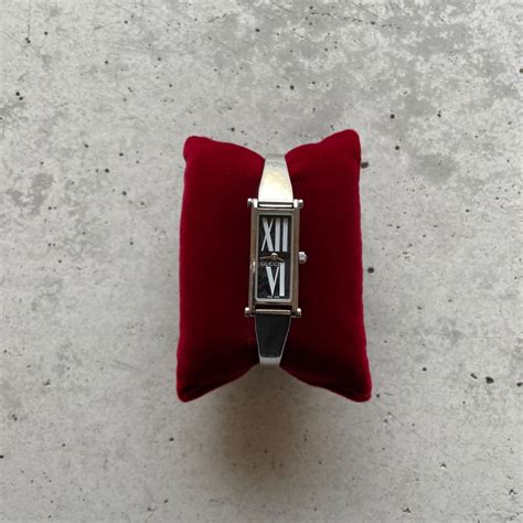 GUCCI / 1500L quartz watch | ROOM