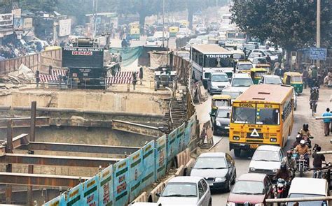 Metro mayhem derails South Extension market - India Today