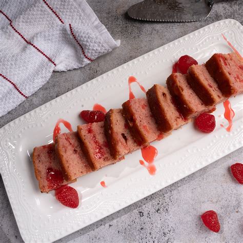 Strawberry Velvet Cake – Spice Cakes