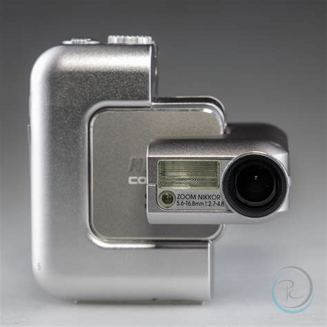 2003 година - Nikon Coolpix SQ