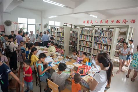 广西图书馆开展基层系列阅读推广活动 - 文化与图书馆 - 广西壮族自治区图书馆