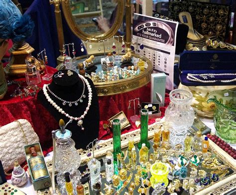 CIRENCESTER ANTIQUES & COLLECTABLES MARKET (2026) All You Need to Know ...