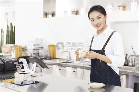 饮品店女性服务员冲洗咖啡杯高清图片下载-正版图片501753048-摄图网