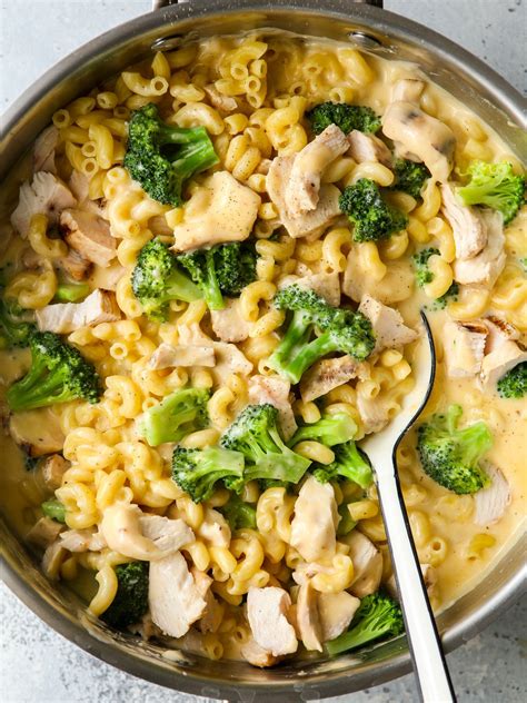 Baked Macaroni And Cheese With Broccoli