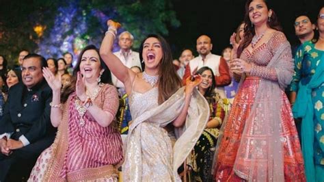 Priyanka Chopra and Nick Jonas Had The Best Sangeet Night Ever ...
