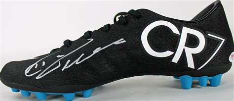 Lot Detail - Cristiano Ronaldo Signed Nike CR7 Soccer Cleat (PSA/DNA)