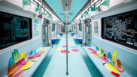 变身“补给站”“聪明屋”，北京地铁7号线“未来列车”等你打卡 | 北晚新视觉