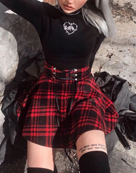 High Waist Plaid Mini Skirt in 2021 | Red and black outfits, Swaggy ...
