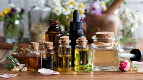 What is aromatherapy: Uses & benefits
