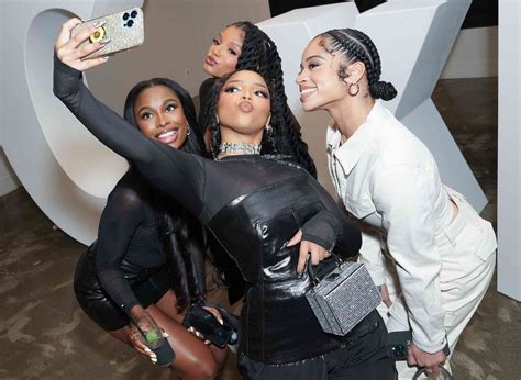 Star Tracks: Kelly Clarkson, Joe Jonas, Lionel Richie [PHOTOS]