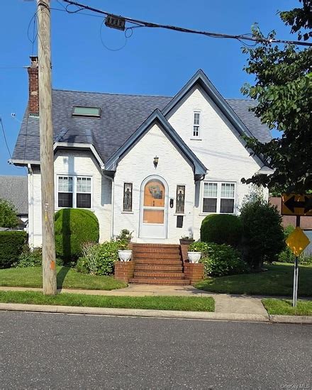 Merrick, NY Homes for Sale & Real Estate - Homes.com