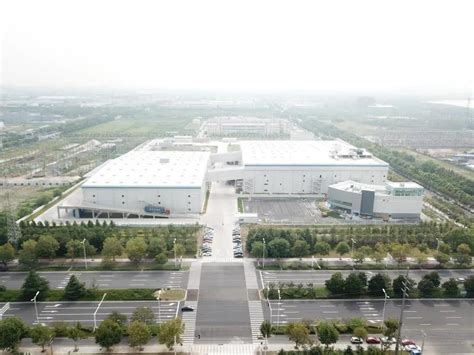 江苏南通：国家级“绿色工厂”生产繁忙-人民图片网