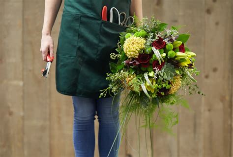 Flower Arrangement Classes Vancouver at Magda Salas blog
