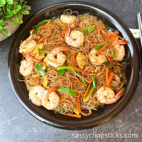Easy Shrimp Mei Fun Recipe (Stir Fry Rice Noodles) - Sassy Chopsticks