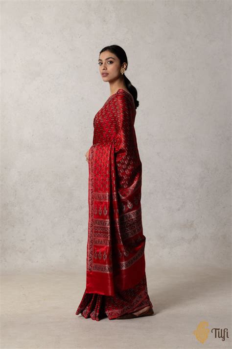 Red Pure Satin Silk Banarasi Tanchoi Handloom Saree - Tilfi
